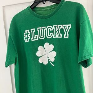 St Patrick’s Day Lucky t-shirt Hashtag # Lucky Size L Large Green Shamrock